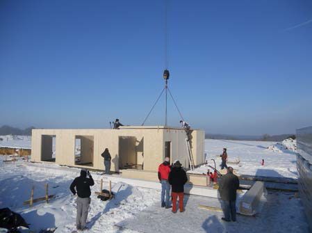 Processus constructif Montage des panneaux de bois lamellé contrecollé croisé - 3